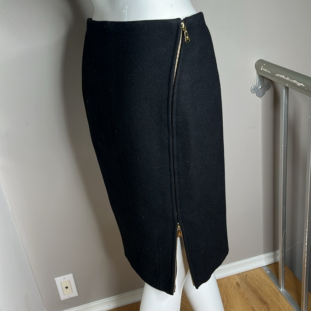 Louis Vuitton Sz 36 Black Wool Side Zip Fully Silk Lined Skirt Made in France